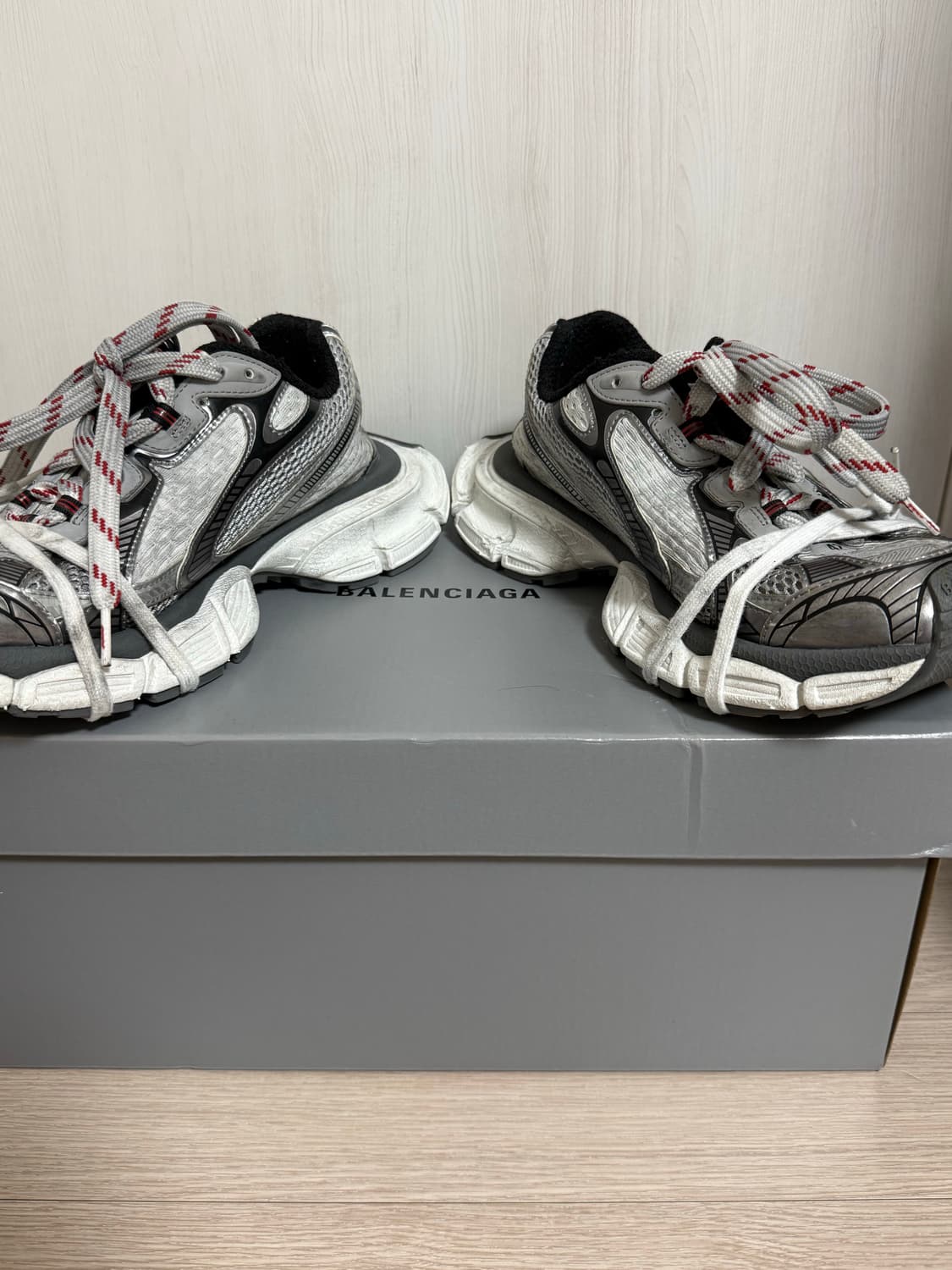 (42) 발렌시아가 3xl 그레이 레드 화이트 백화점판 상품이미지2