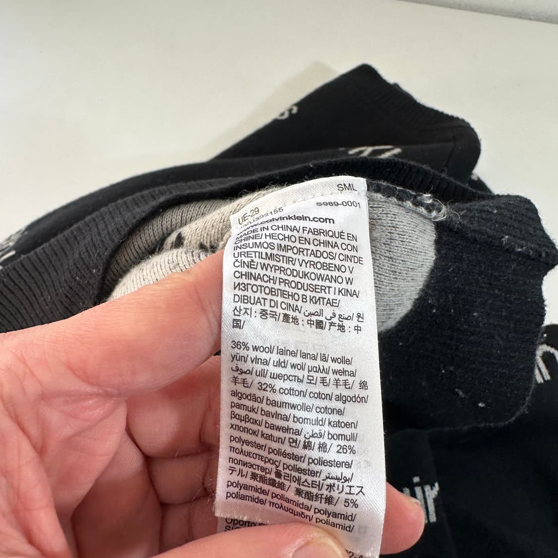 M 켈빈클라인 블랙 멀티로고 라운드니트 상품이미지6