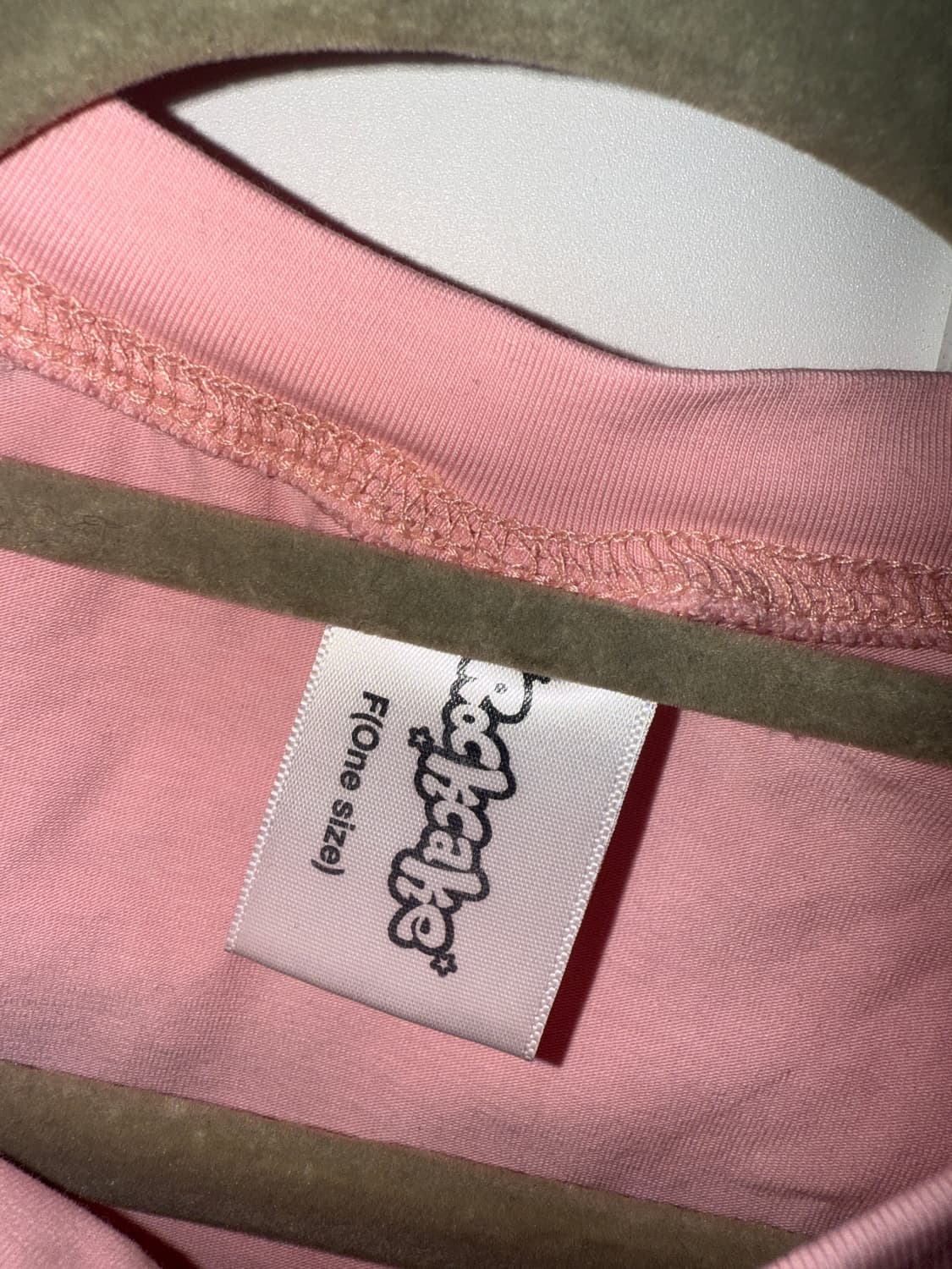 락케이크 스크립트 핫픽스 크롭티 핑크 상품이미지3