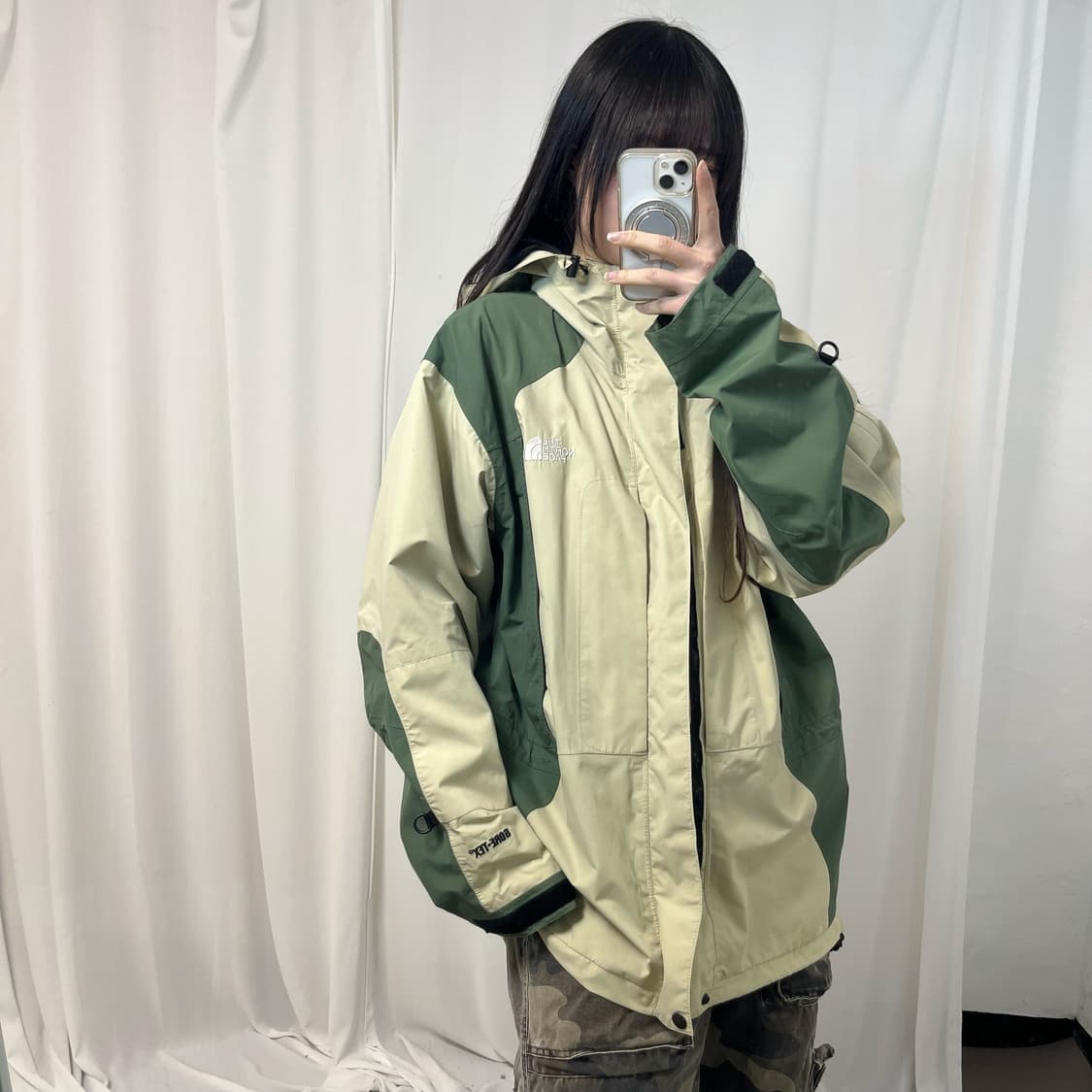 The North Face Gore-Tex Windbreaker 상품이미지1