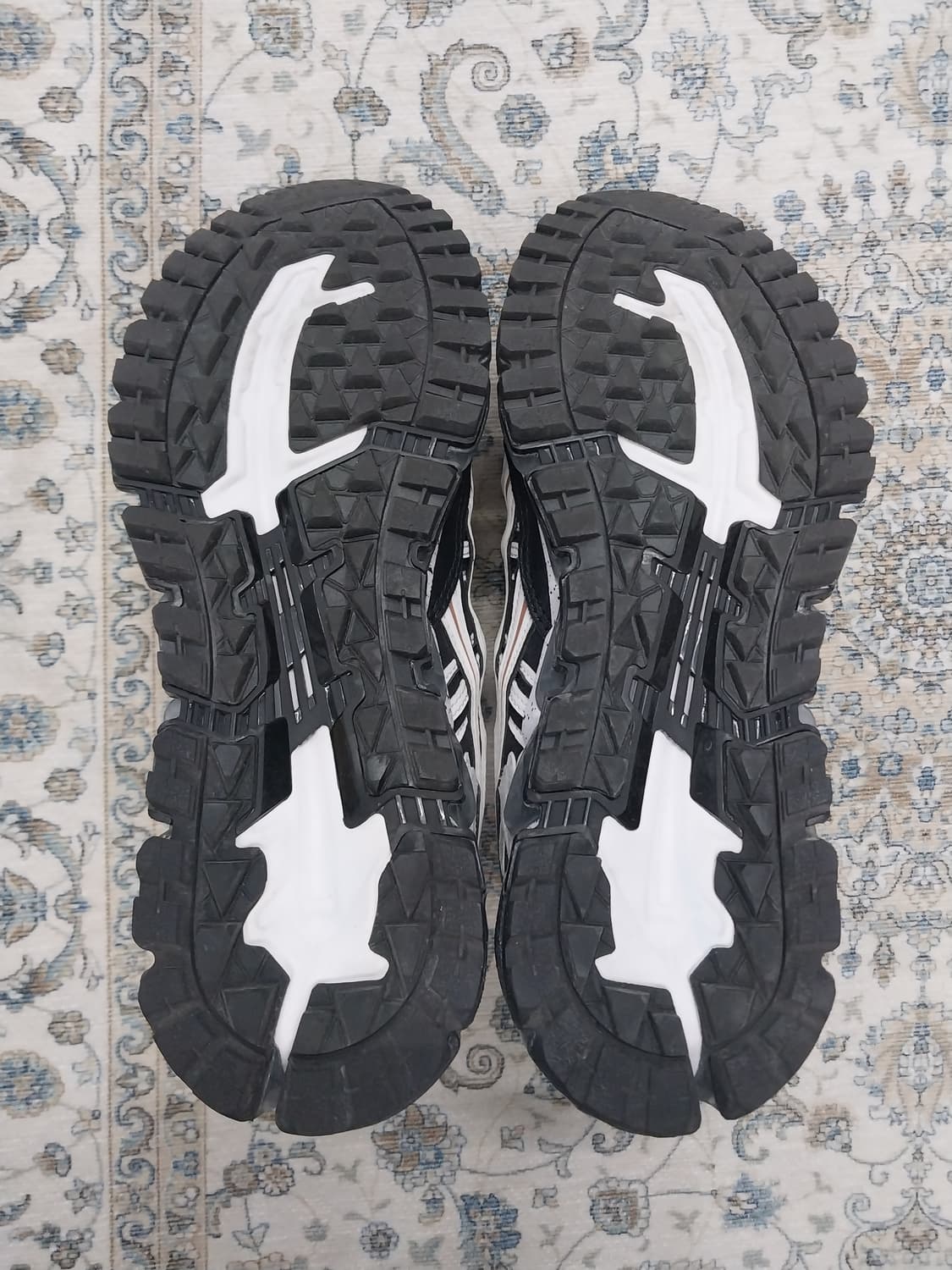 아식스 젤-난디 블랙/화이트 운동화 245mm 상품이미지8