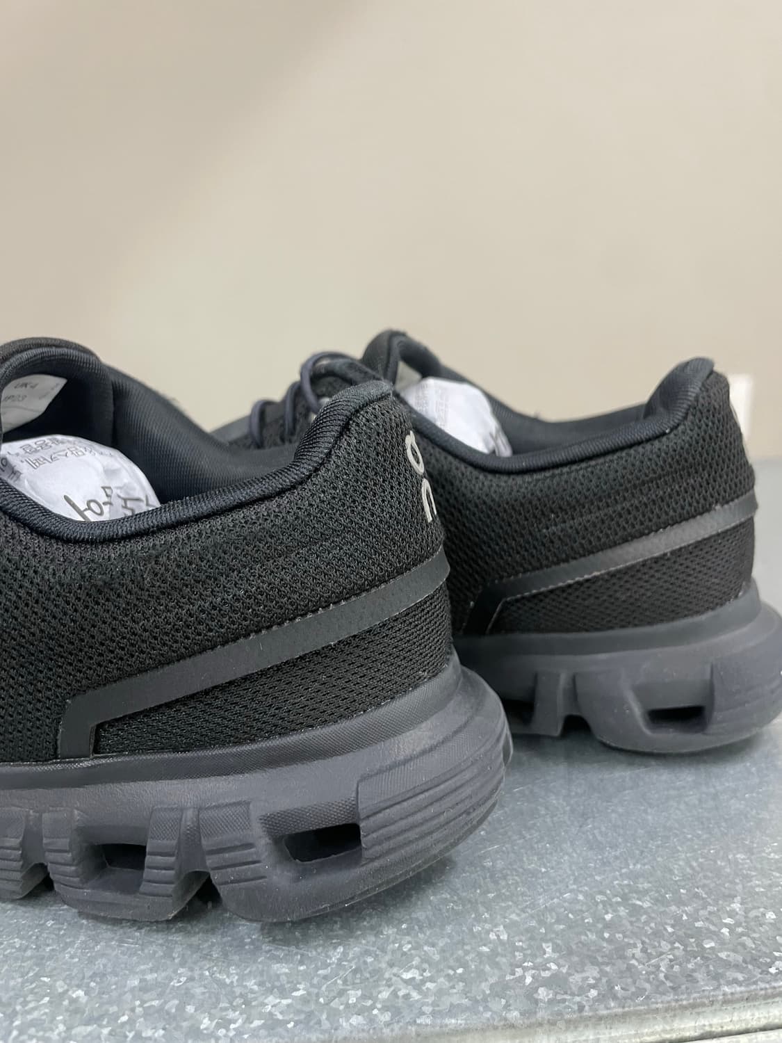 온 러닝 클라우드 6 블랙 230 상품이미지10