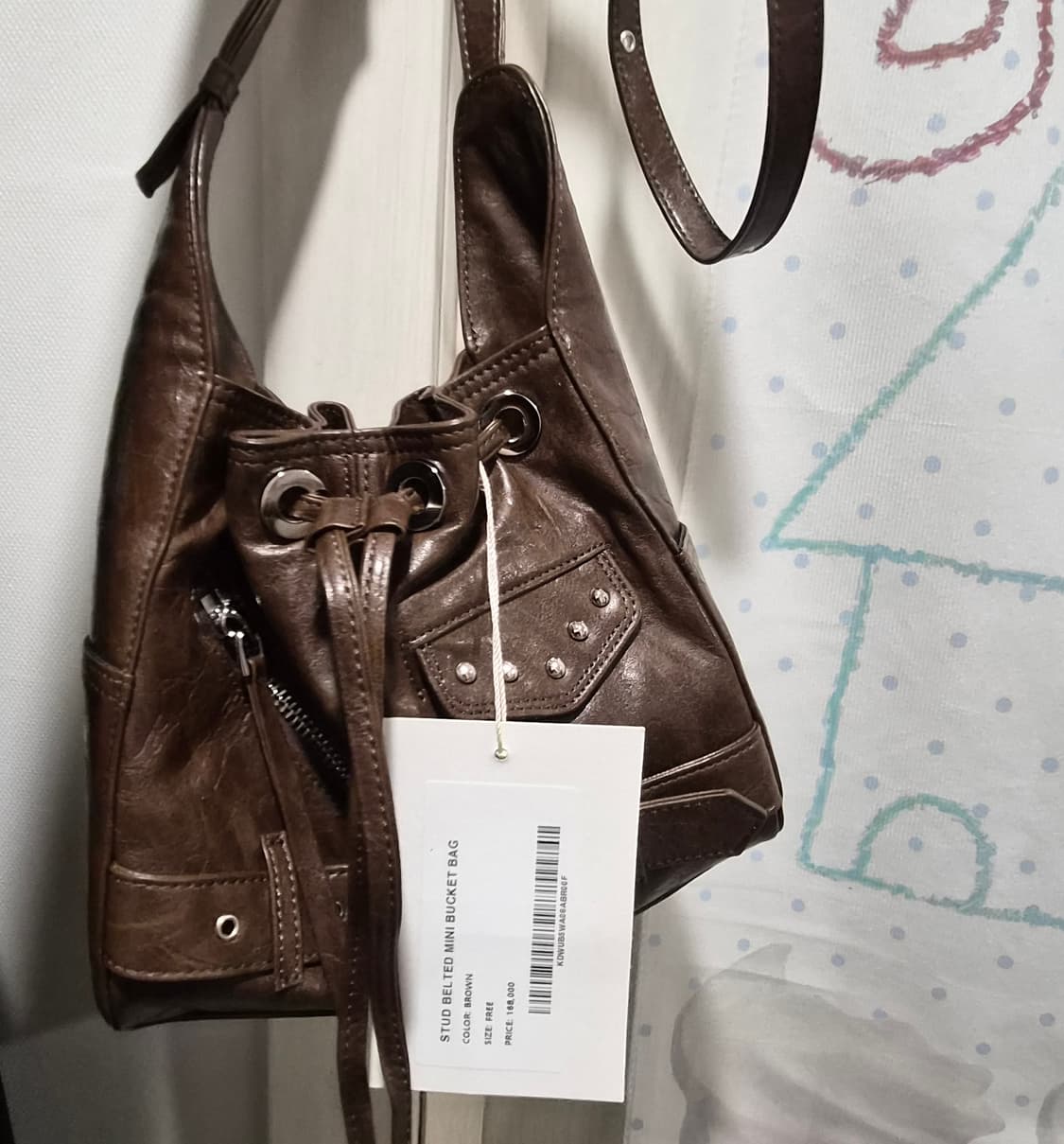 DEINET 다이닛 스터드 벨티드 미니 버킷백  상품이미지3