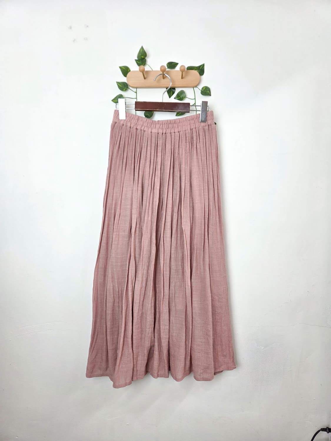 톤다운 핑크 여리 롱스커트 상품이미지1