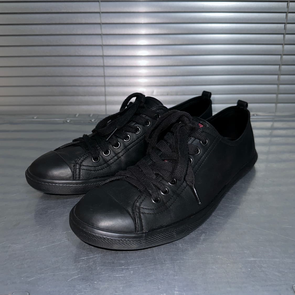 00s 빈티지 프라다 스포츠 가죽 스니커즈 상품이미지3