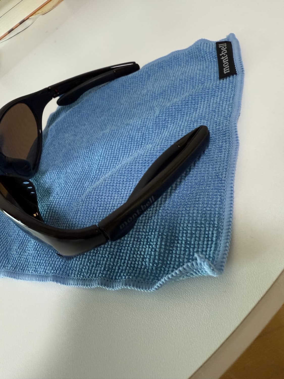 몽벨 접이식 편광 트래킹 선글라스(제니선글라스) 브라운_새상품 상품이미지4