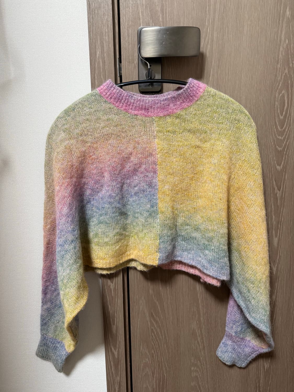 aritzia 파스텔 크롭 스웨터 상품이미지2