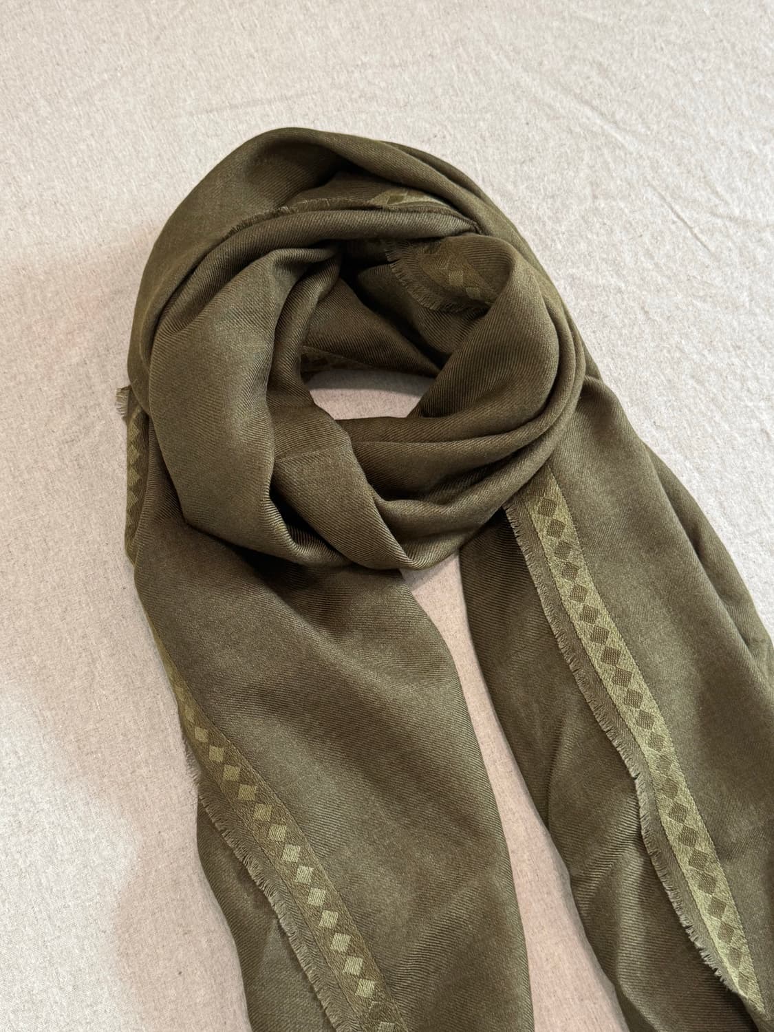 보테가베네타 캐시미어 실크 카키 머플러 상품이미지3