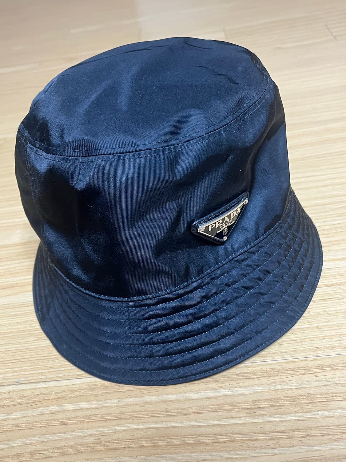 프라다 리나일론 버킷햇 L 상품이미지1