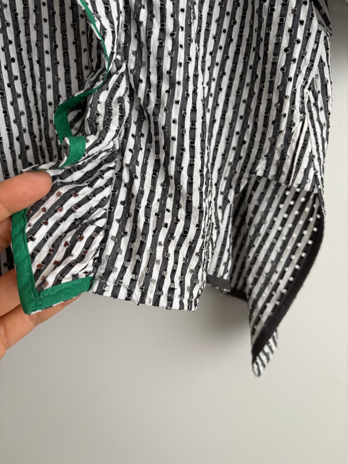 [SYSTEM] 시스템 스트라이프 러플 펀칭 블라우스 82(66) 상품이미지3