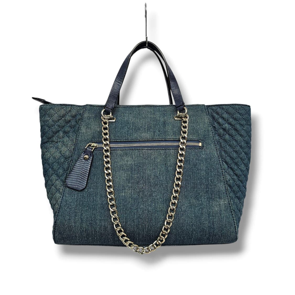GUESS 게스 니키 체인 데님 토트백 상품이미지2