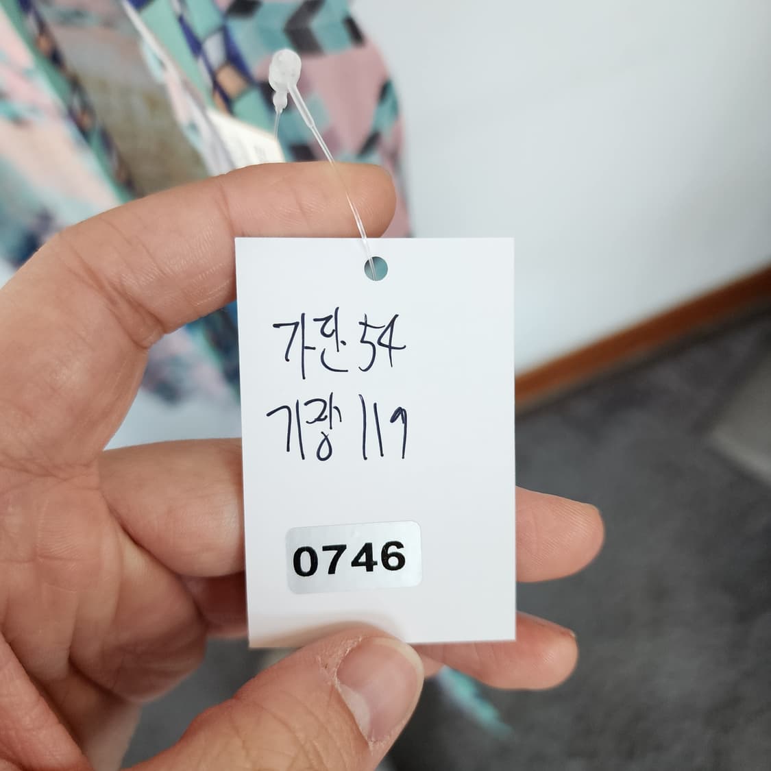 비비안 디자인 패턴 롱 시스루 로브 상품이미지7