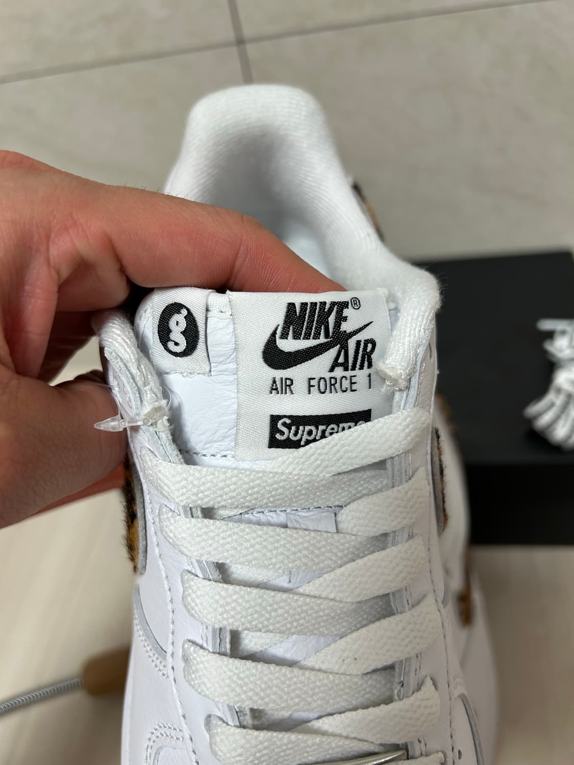 (245) 나이키x슈프림x굿이너프 에어포스1 상품이미지8