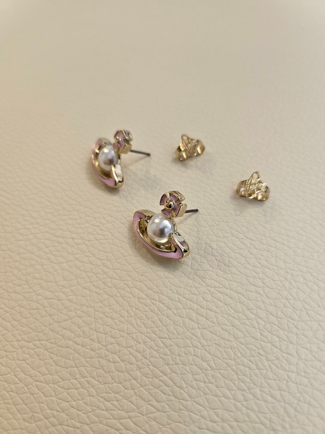 비비안웨스트우드 업사이클링 진주 핑크우주선 귀걸이 상품이미지6