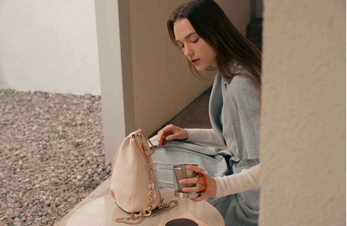 루에브르 삭 드 트롬펫 트럼펫 가방 스몰 아이보리 상품이미지3