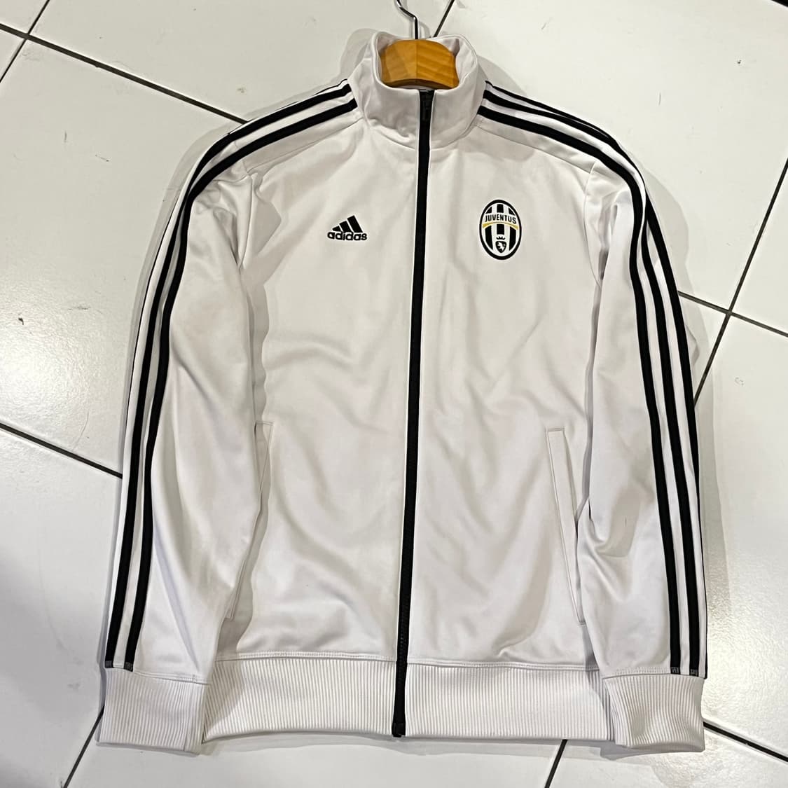아디다스 화이트 유벤투스 대장 트랙탑 져지 상품이미지1
