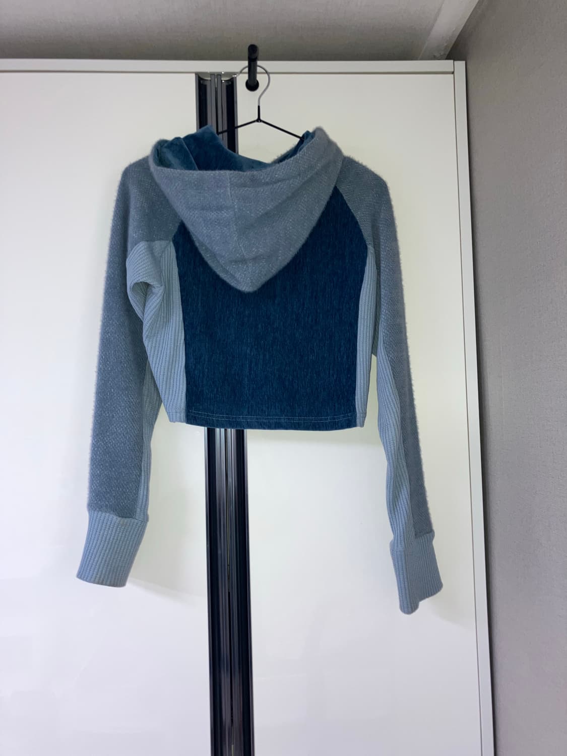 앤더슨벨 크롭 후드 니트 상품이미지2