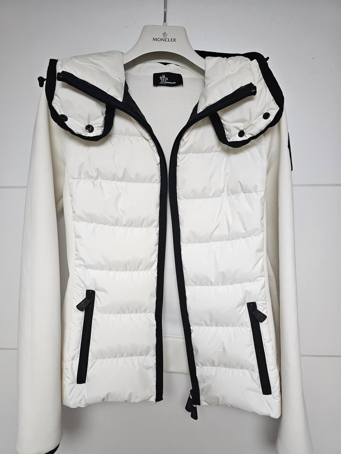 몽클레어 21ss 그레노블 후드패딩(S/정품/민트급상태) 상품이미지2