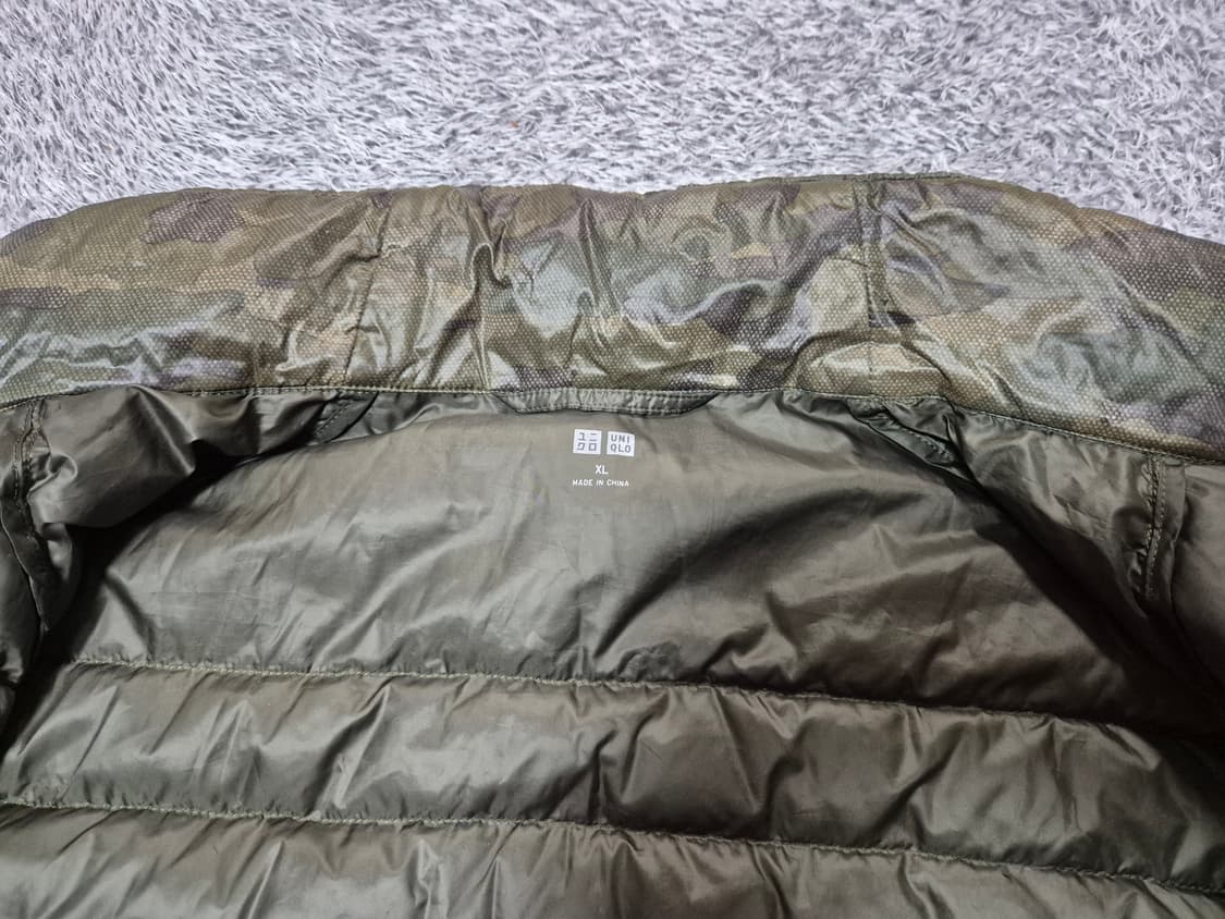 유니클로 남성 카모 경량 패딩 조끼 XL 상품이미지7