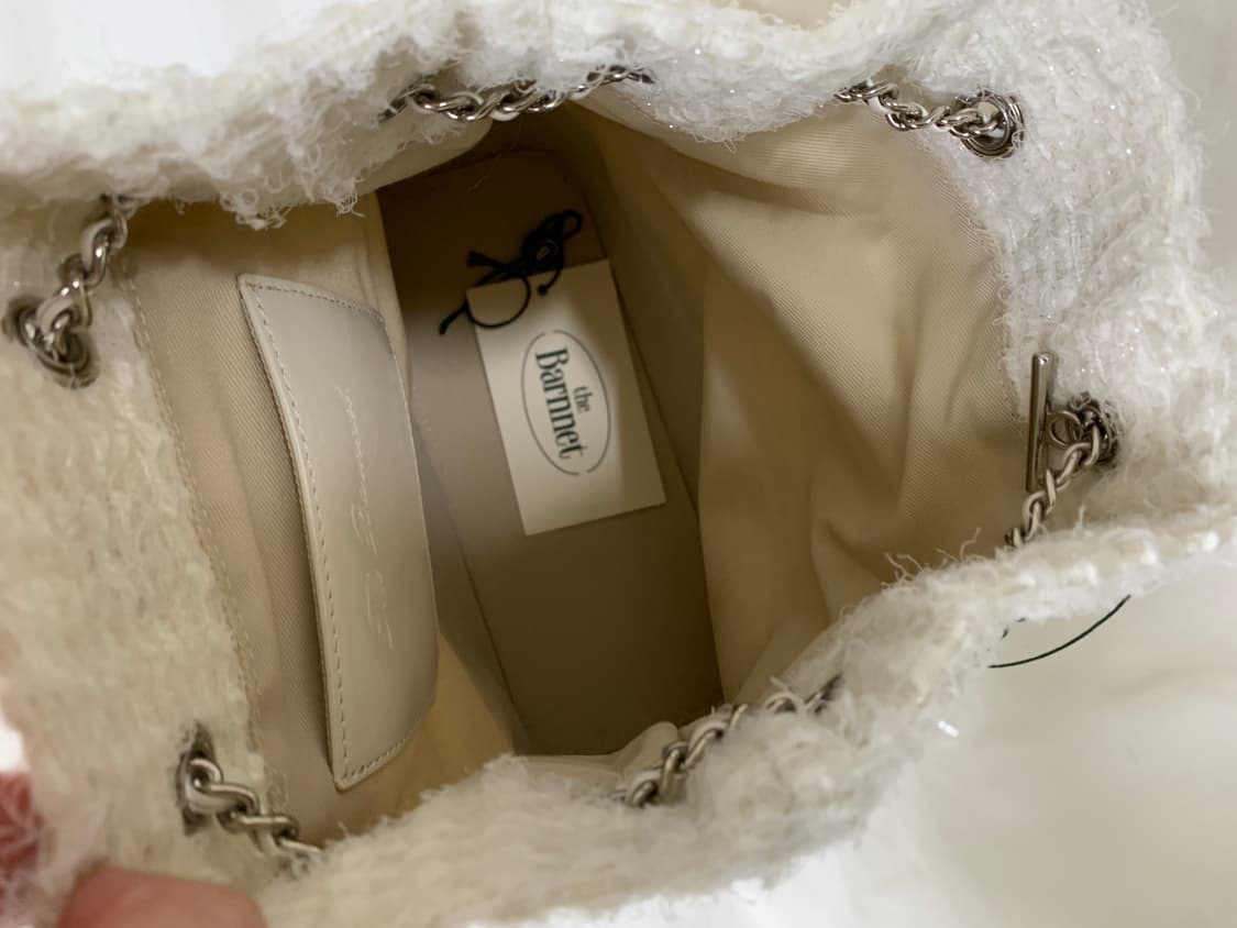 더바넷 트위드 드로우스트링 체인 백팩 _ 아이보리 상품이미지8