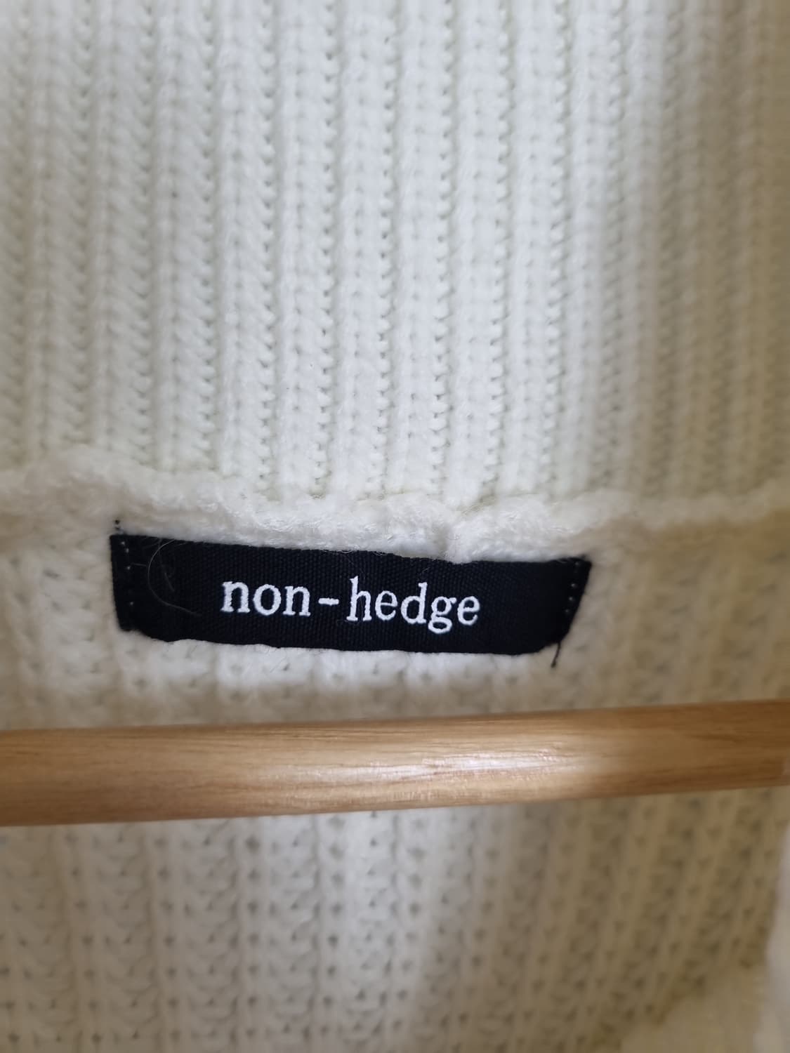 NON-HEDGE 터틀 어깨 트임 니트 원피스  상품이미지6