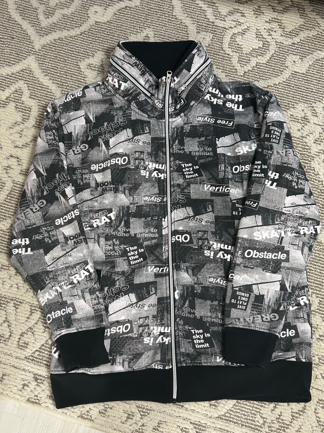 Raton labreur 빈티지 y2k 뉴스페이퍼 레터링 하이넥 자켓 상품이미지1