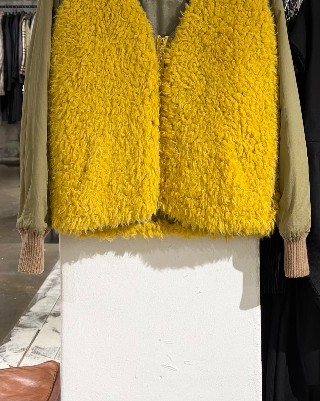 겐조 카키 옐로우 부클레 디테일 브이넥 자켓 상품이미지5