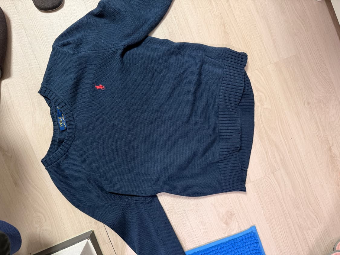 폴로 니트 팝니다. 상품이미지1