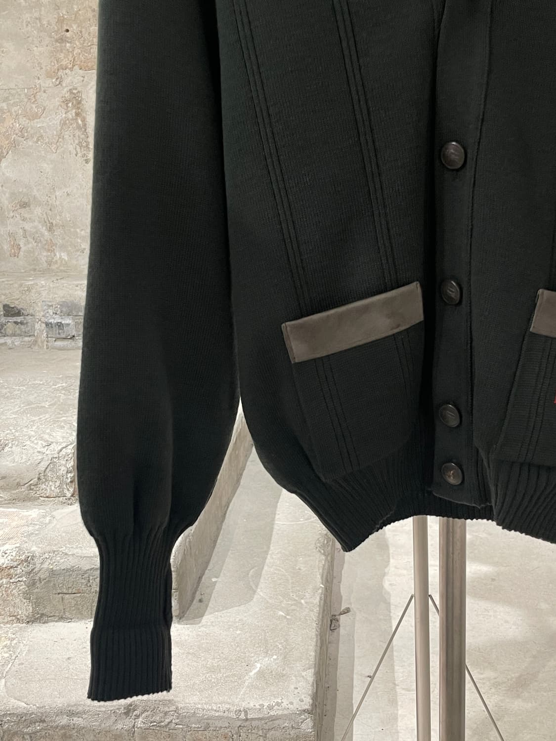 버버리 딥 그린 포켓 인 기마로고 코만도 가디건 상품이미지4