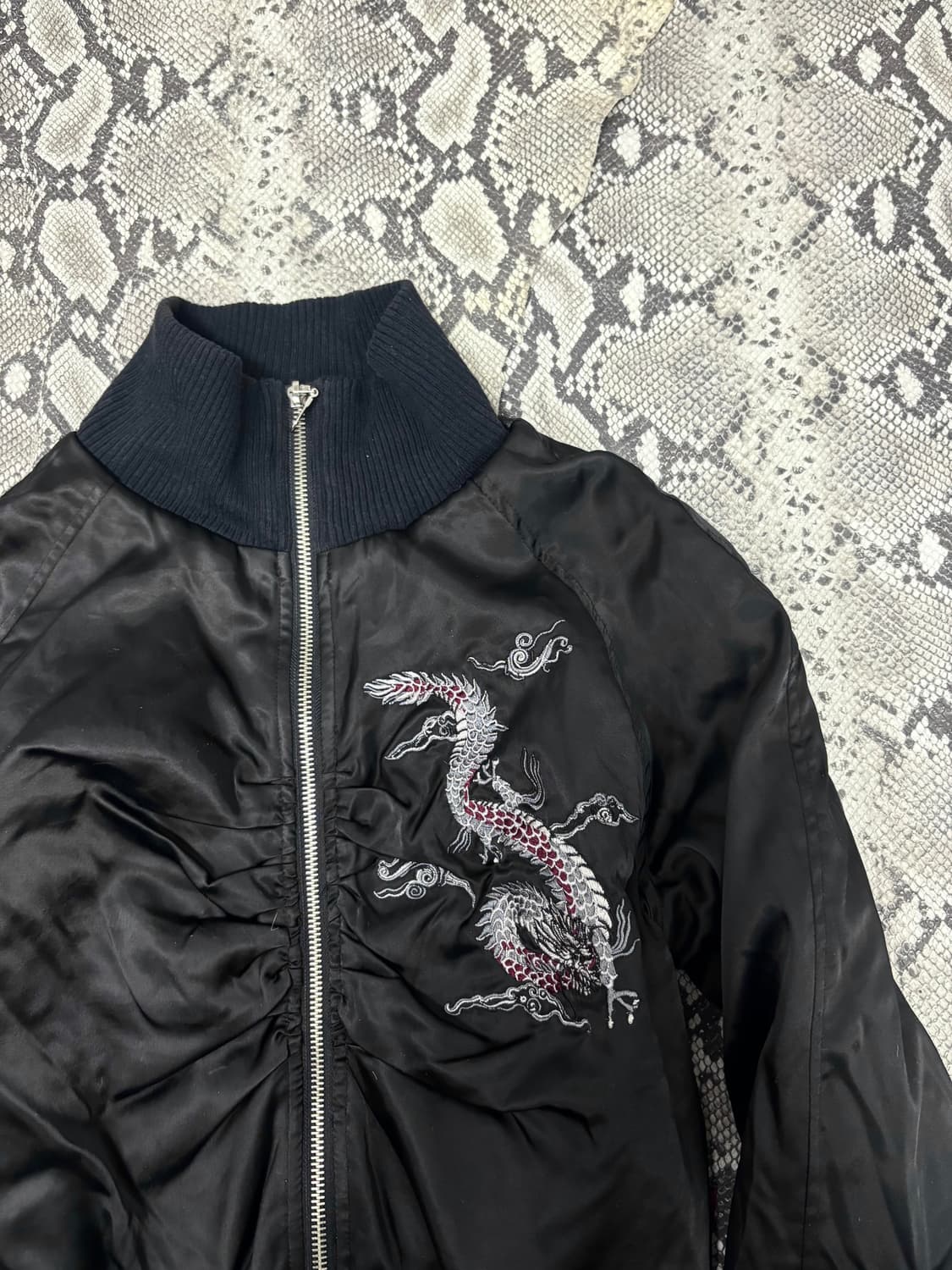 [2000s Ozz On] Dragon Print Bomber-Fit J 상품이미지8