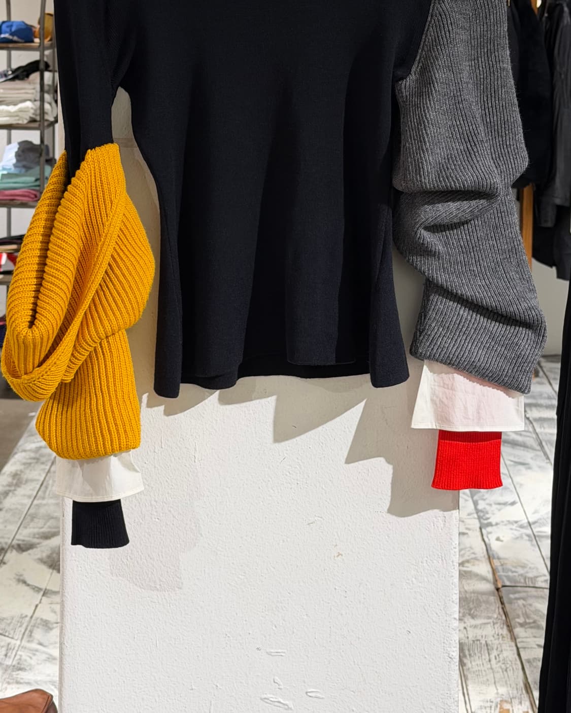 엔폴드 블랙 슬리브 배색 풀오버 니트 상품이미지5