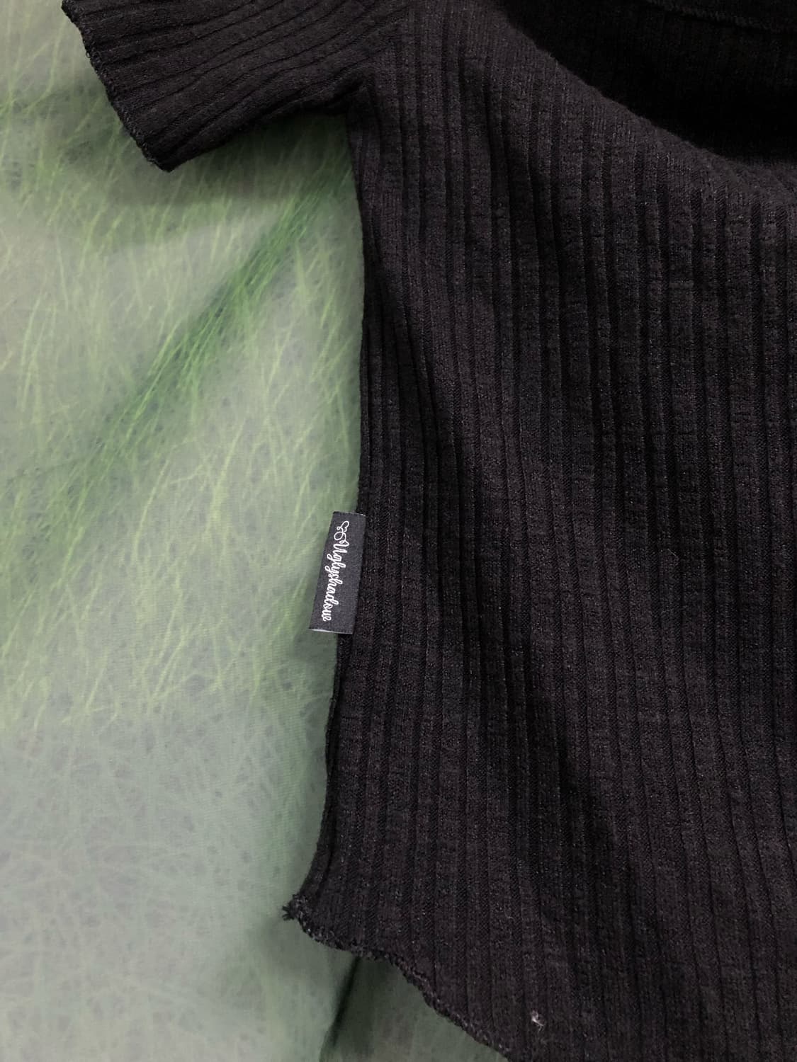 어글리쉐도우 uglyshadow 니트 오프숄더 상품이미지4