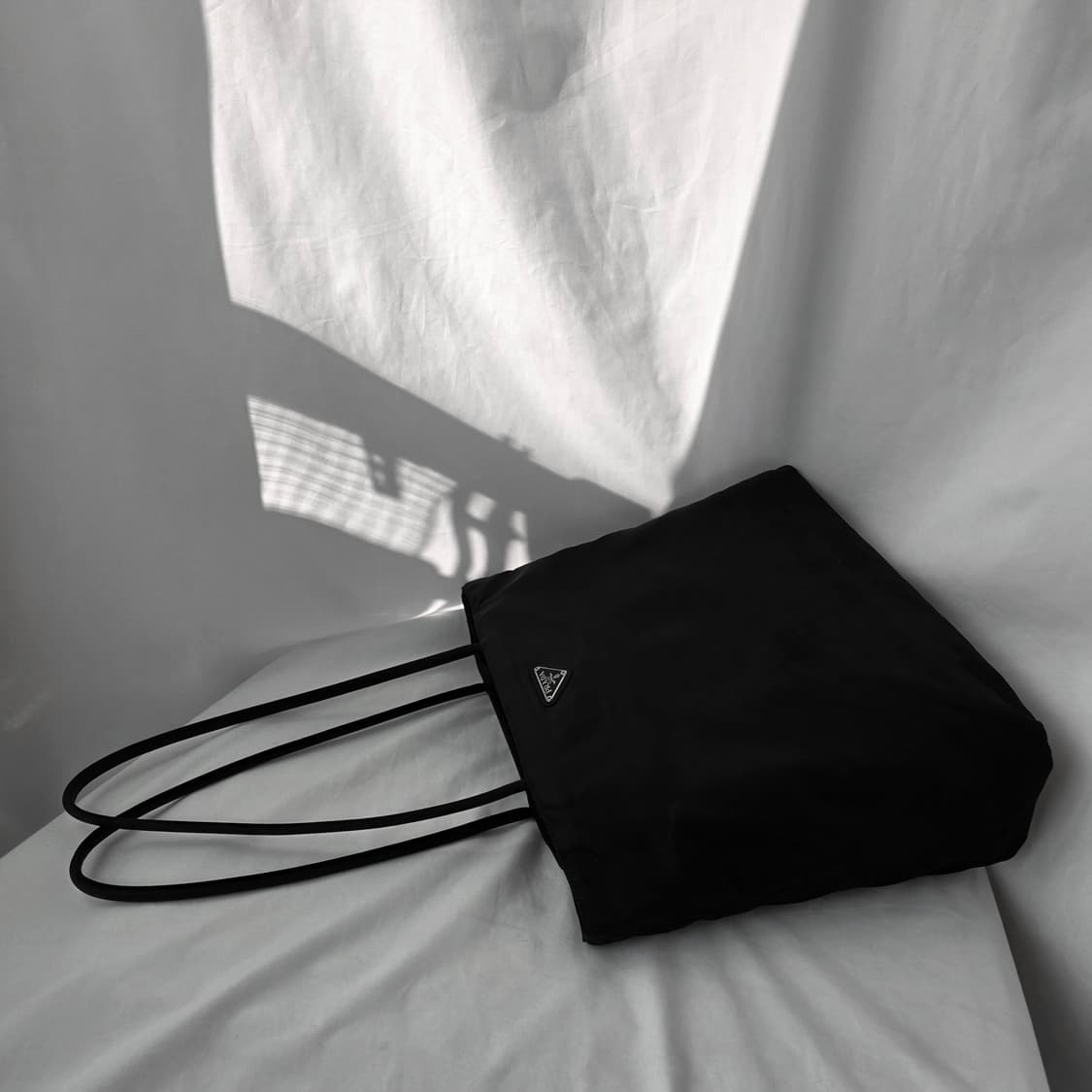 [정품 PRADA] 프라다 포코노 나일론 쇼퍼백 숄더백 라지 상품이미지4