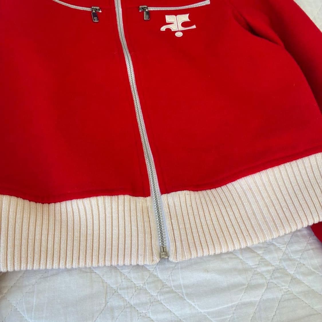 꾸레쥬 레드 니트집업 상품이미지3