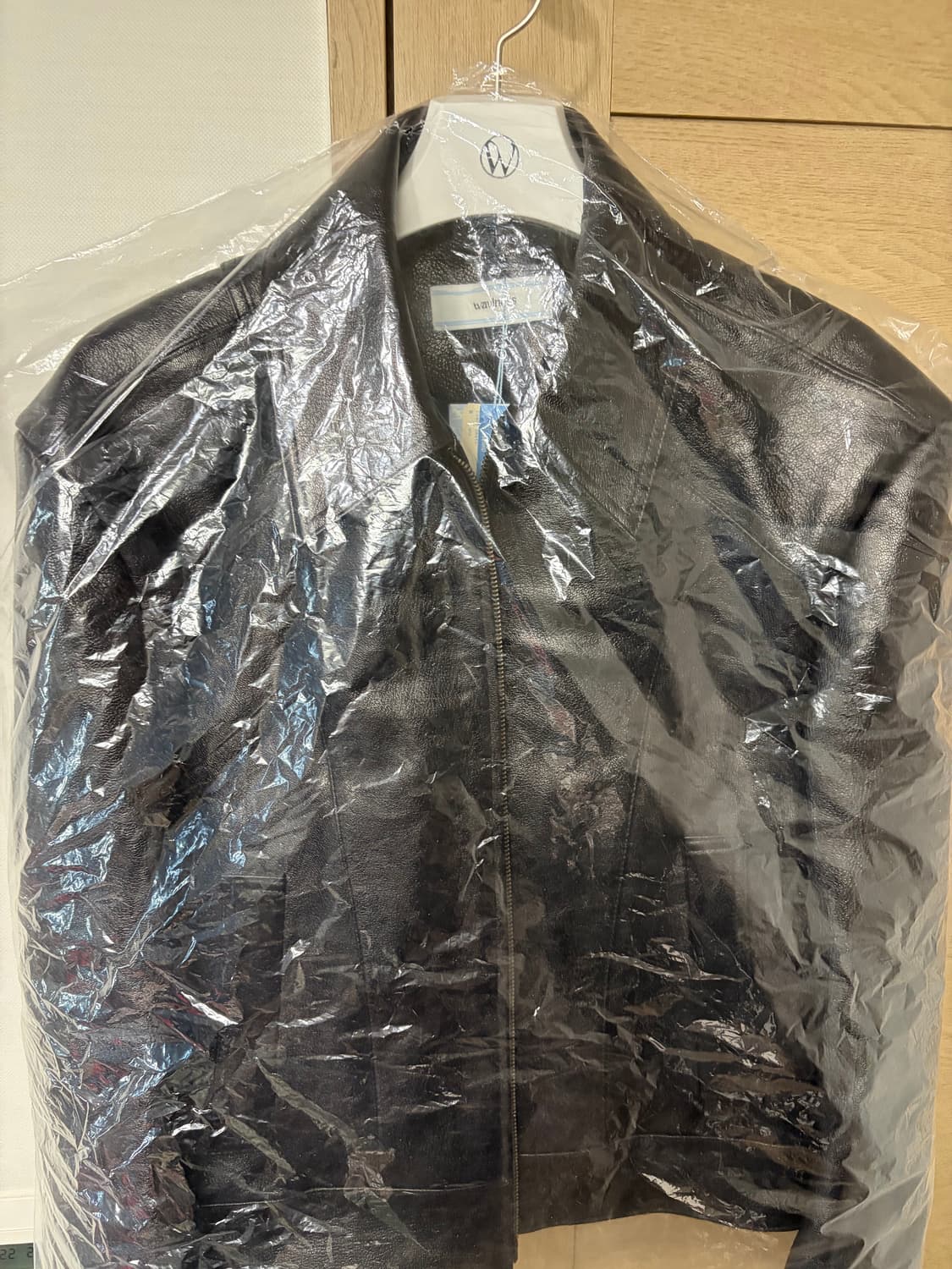 [새상품] 웨이비니스 프레임 크롭 레더 자켓 블랙 (2) 상품이미지1