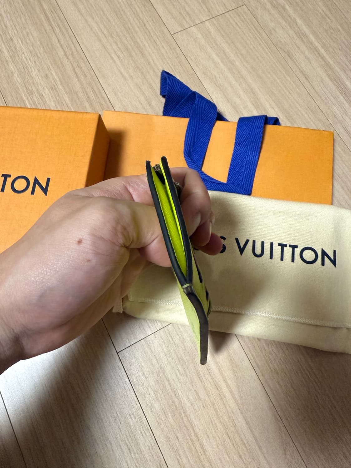 루이비통 코인홀더 코인 지갑 라임 상품이미지4