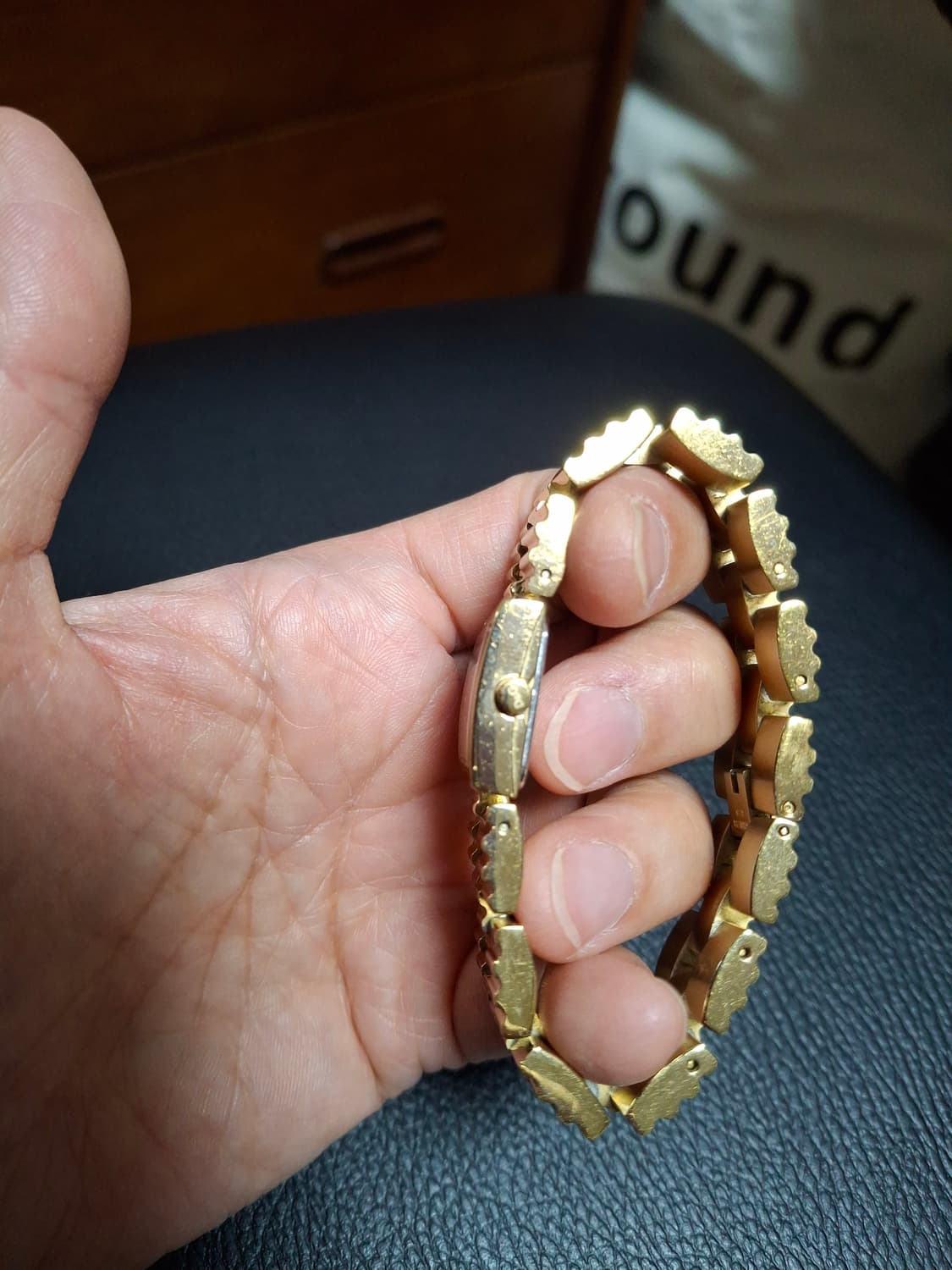 (마지막특가) 돌체앤가바나 금장 사각 시계 상품이미지5