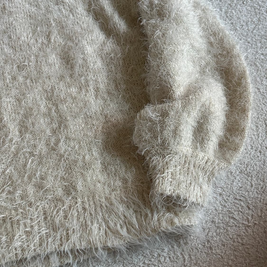 일본빈티지 어스뮤직 프리미엄라벨 아이보리 앙고라 니트 상품이미지4