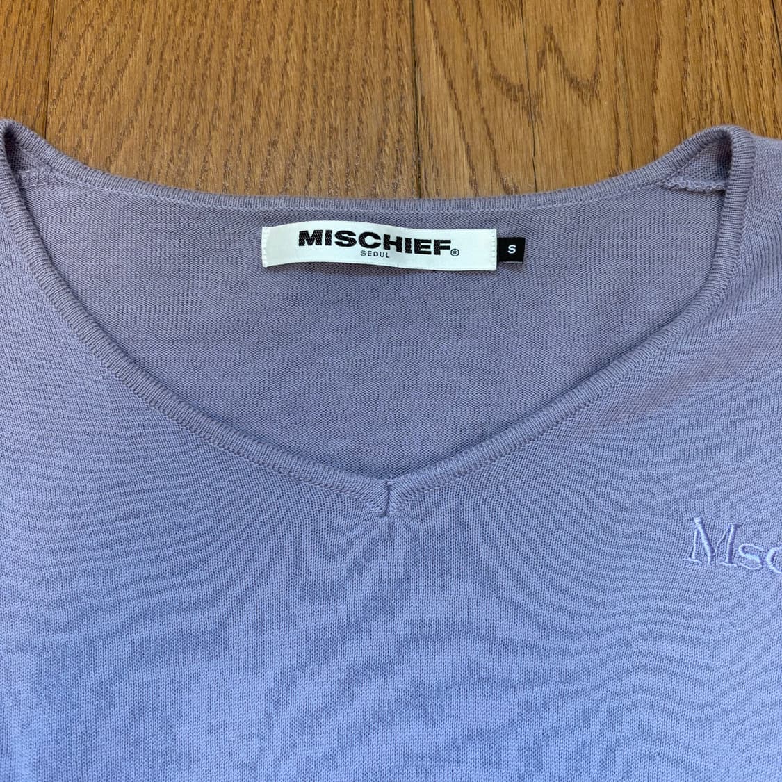 미스치프 브이넥 크롭 니트 상품이미지2