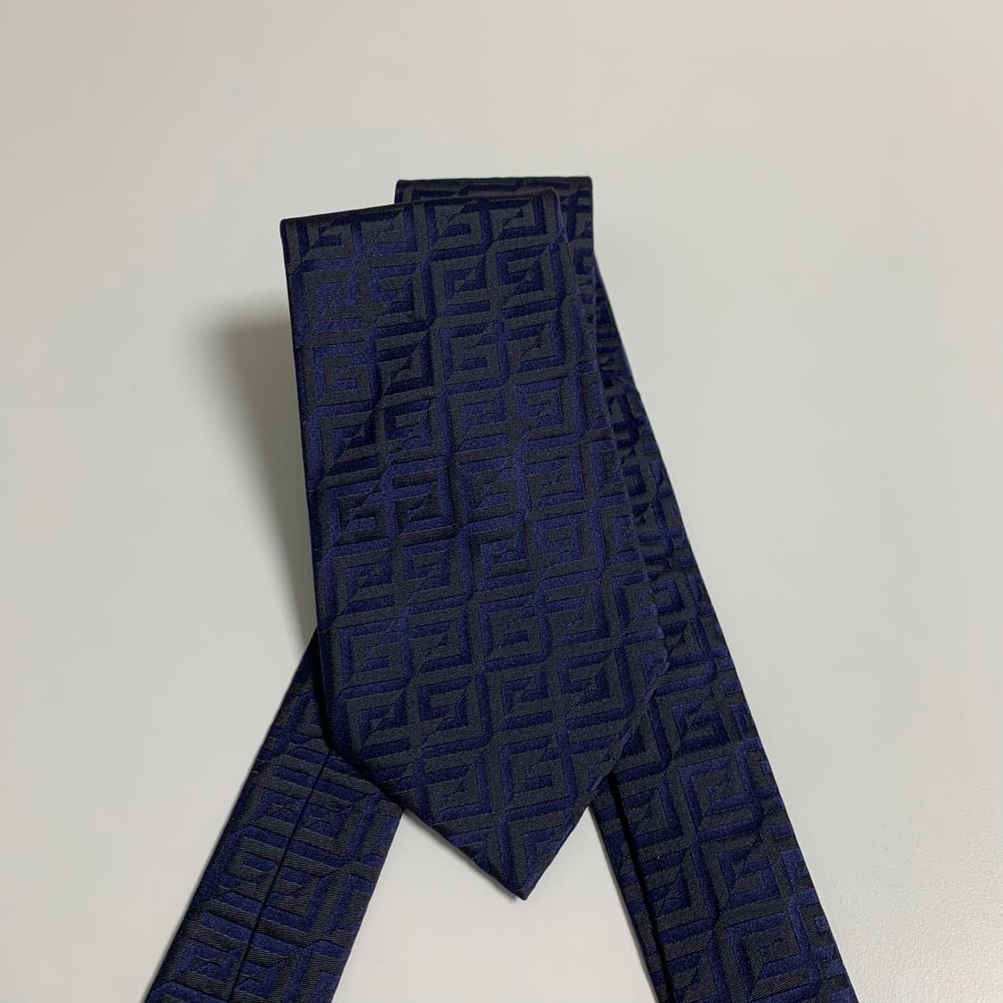 지방시(GIVENCHY) 신형 다크네이비 모노그램 명품넥타이 최상급 상품이미지9