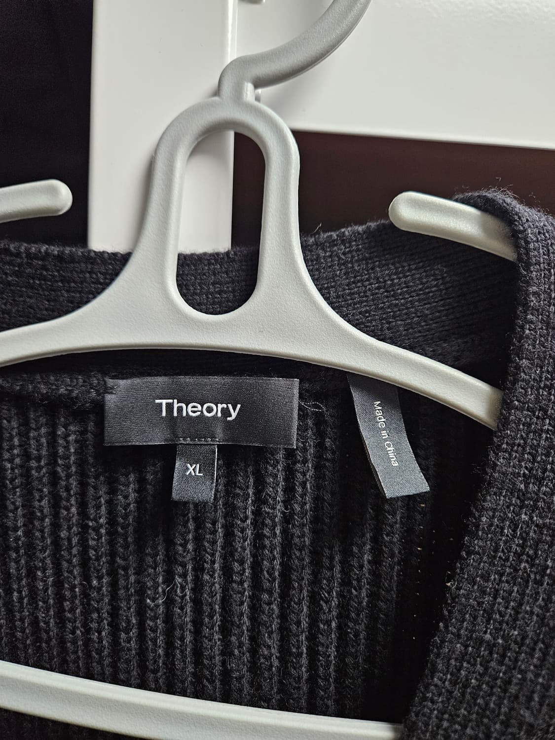 띠어리 가디건 XL판매 합니다. 상품이미지3