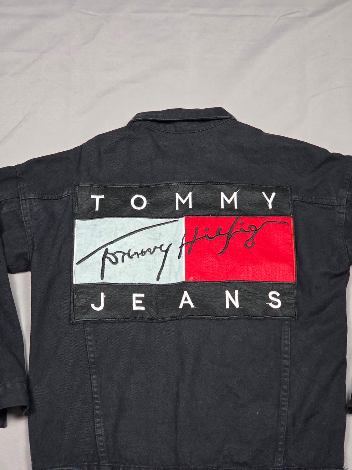 [타미힐피거] 후면 빅로고 패치 소매 지퍼 데님 자켓 | A00157 상품이미지2