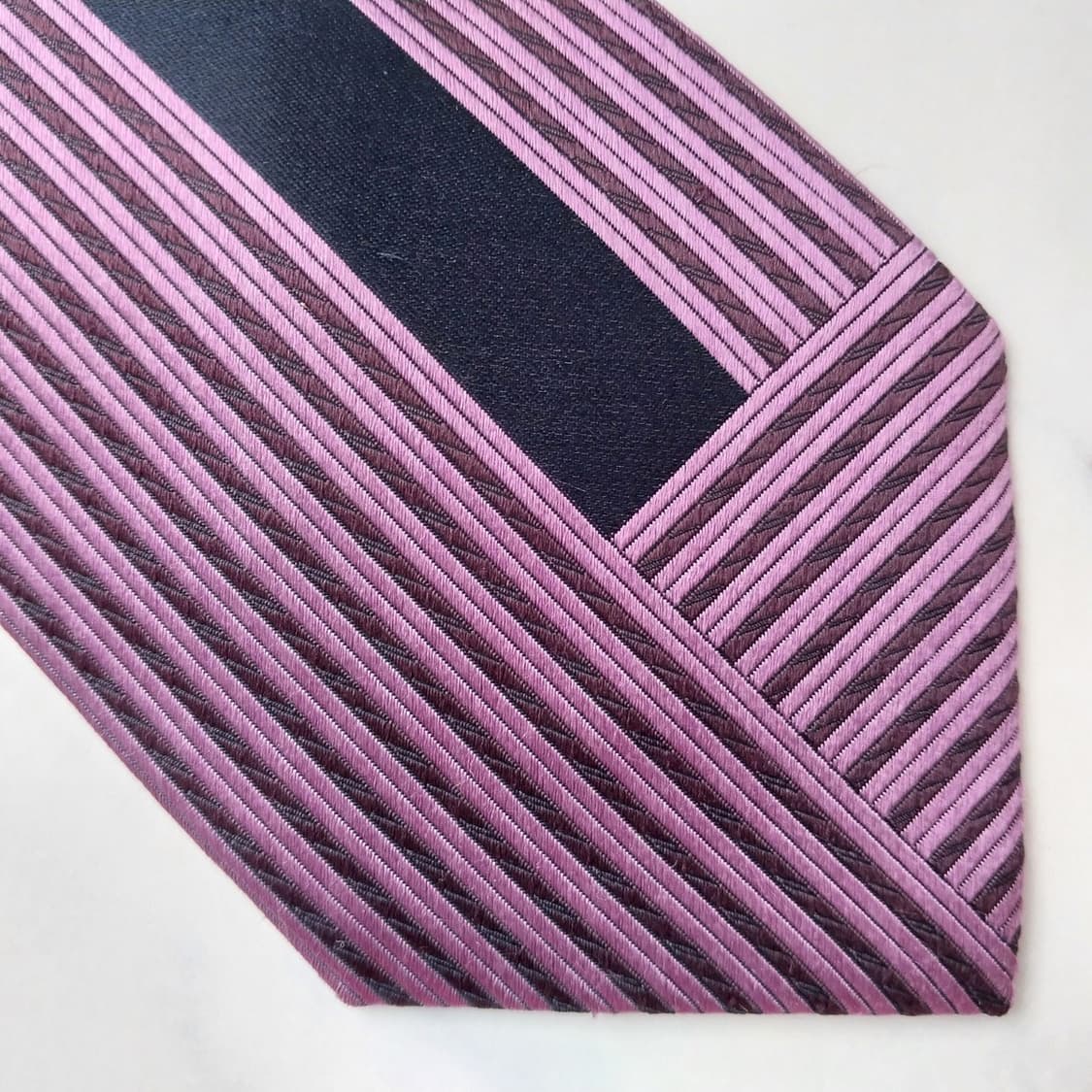 엠씨엠 실크 퍼플 스트라이프 넥타이 9.3cm A+등급 K2128
 상품이미지2