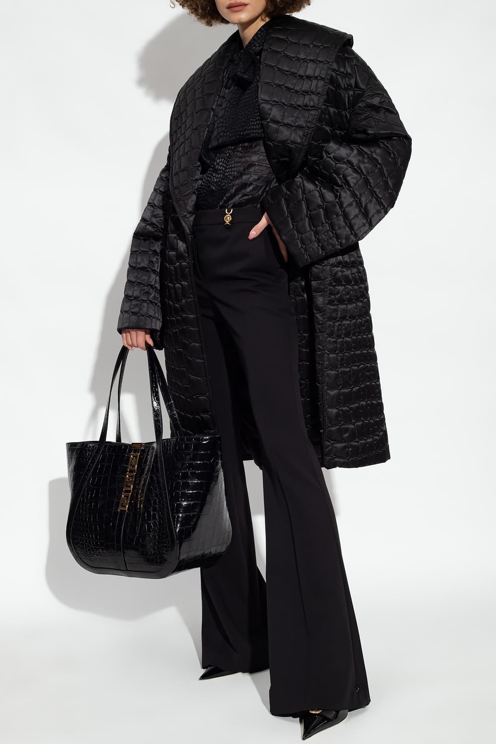 (정품/새상품) VERSACE 베르사체 여성 블랙 엠보 퀼팅 코트 상품이미지5