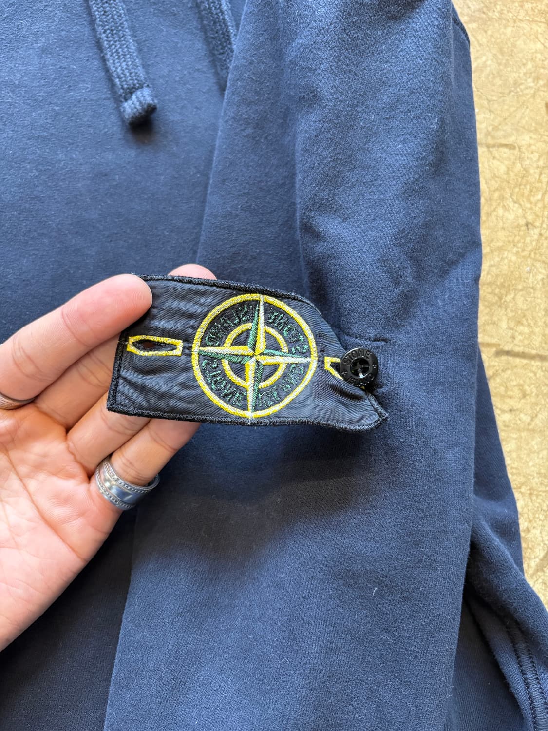 스톤 아일랜드 네이비 후드티 상품이미지4