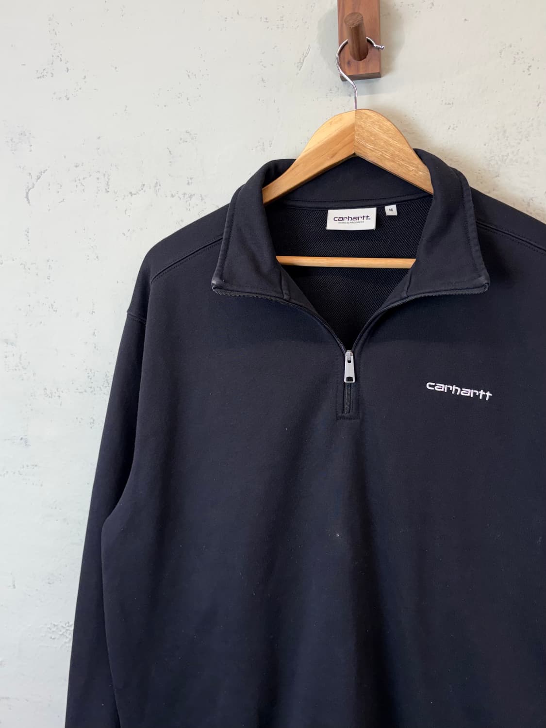 칼하트윕 반집업 맨투맨 블랙 상품이미지4