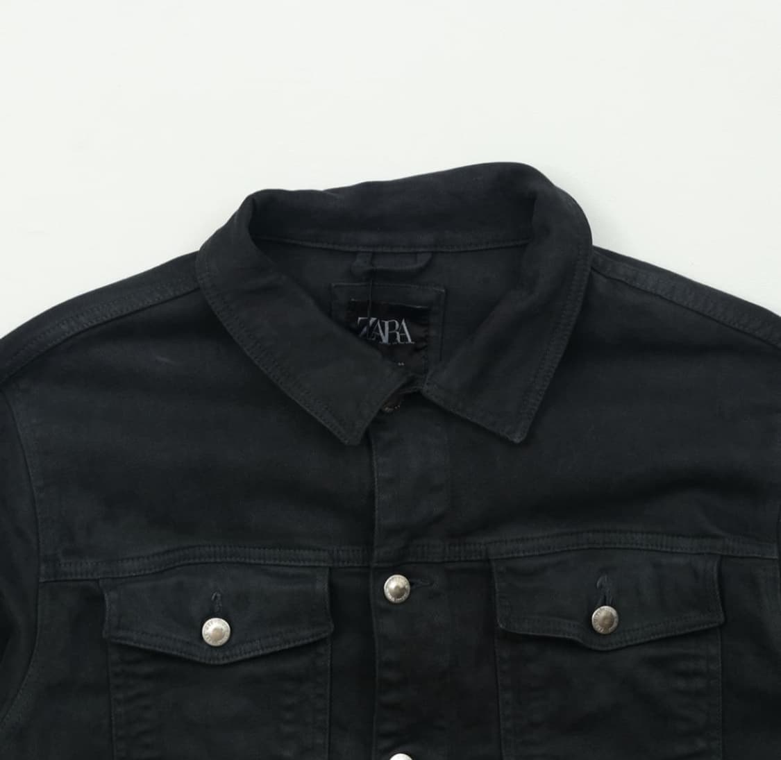 ZARA 블랙 데님 트러커 자켓 L 상품이미지2