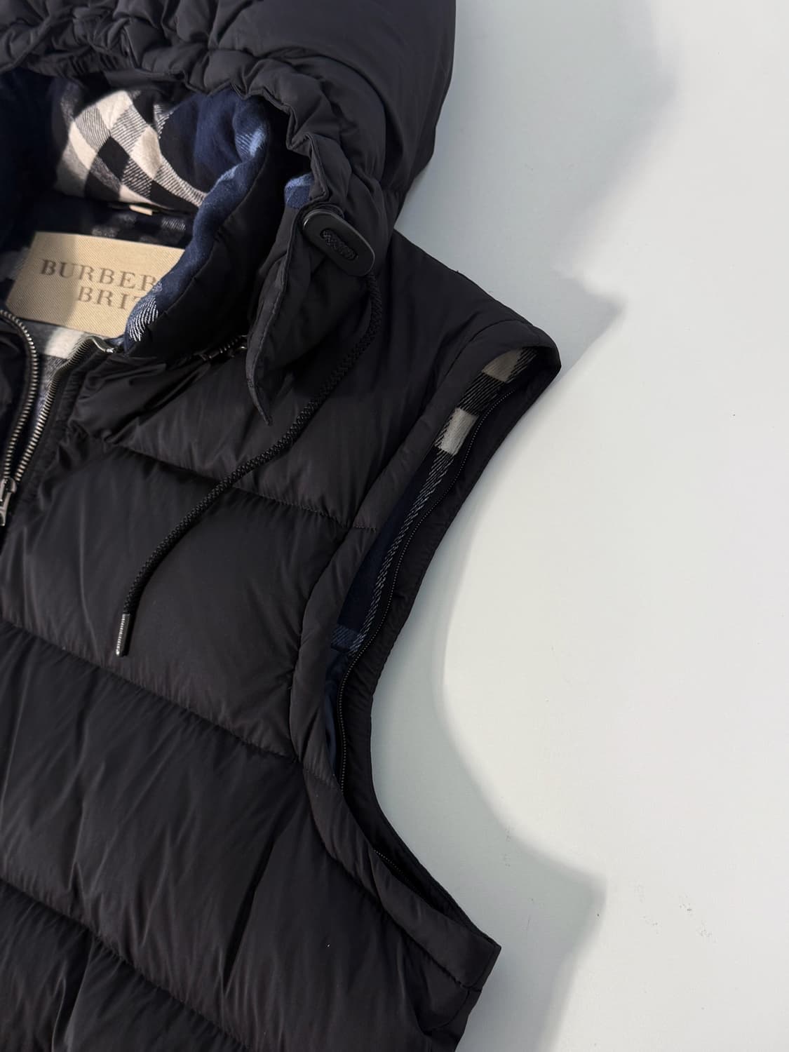 버버리 루즈핏 노바체크 라이닝 구스다운 푸퍼 패딩 베스트 상품이미지5