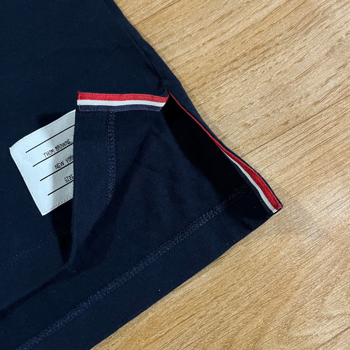 [95] 톰브라운 25ss 삼선 반팔티 상품이미지6