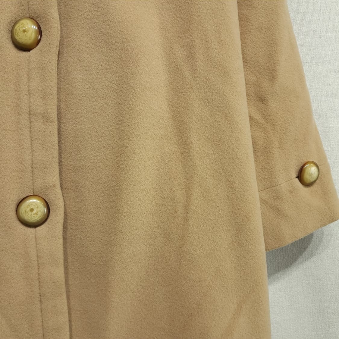 CN828W L 발렌티노 Miss V 카멜 노카라 울 오버핏 코트 상품이미지4